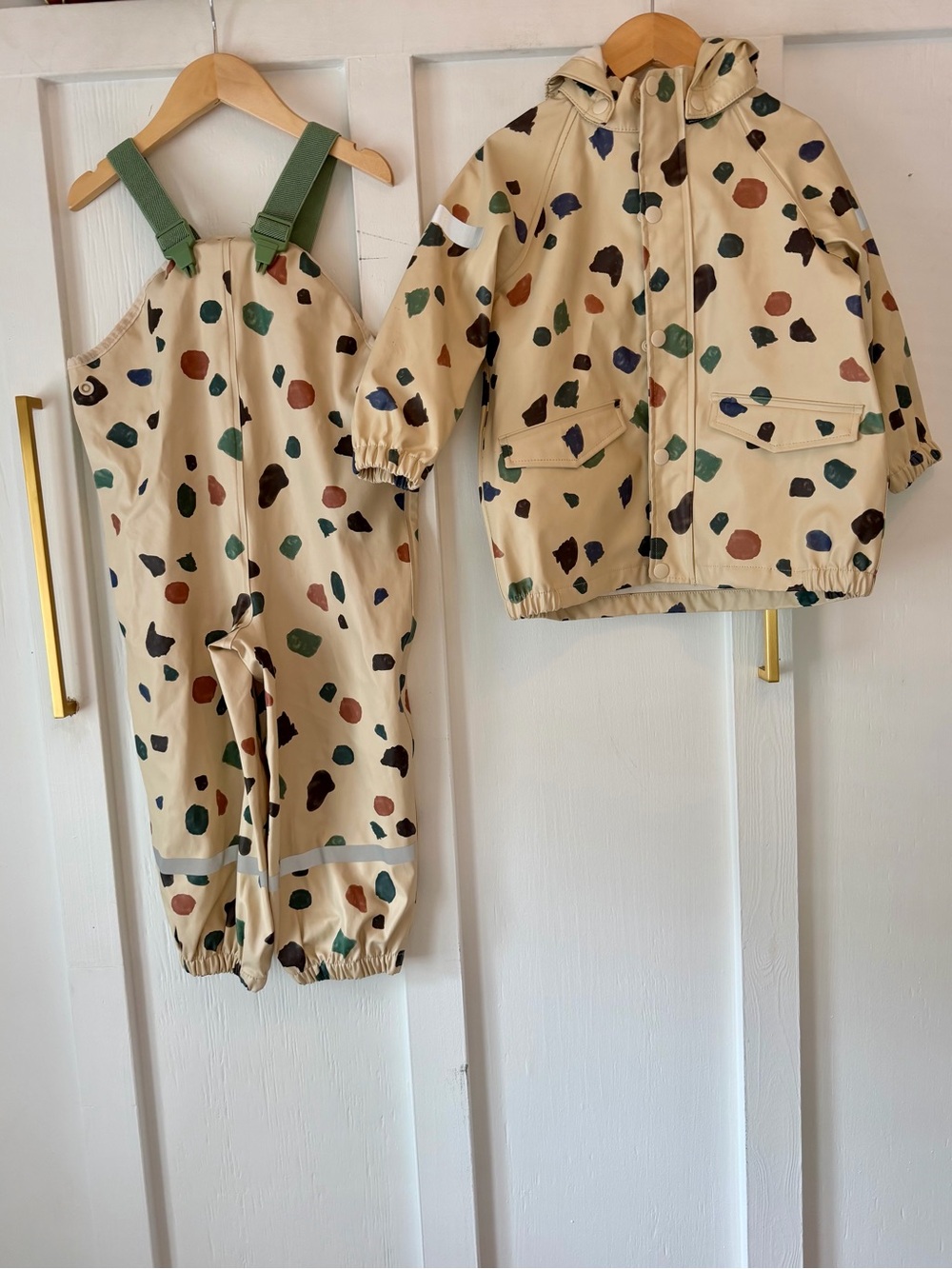 H&M Matching 3/4T Rain Jacket + Rain Bib/Pants Gear Set.